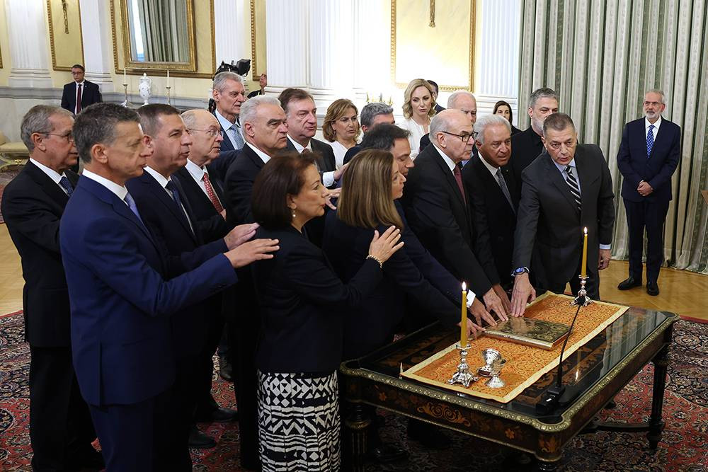 Yunanistan'daki geçici hükümetin bakanları yemin ederek göreve başladı - Resim: 8